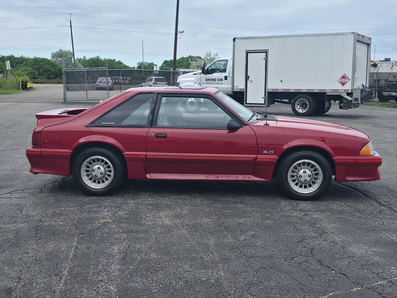 1987 Ford Mustang GT Foxbody *MANUAL 302ci V8* Photo3