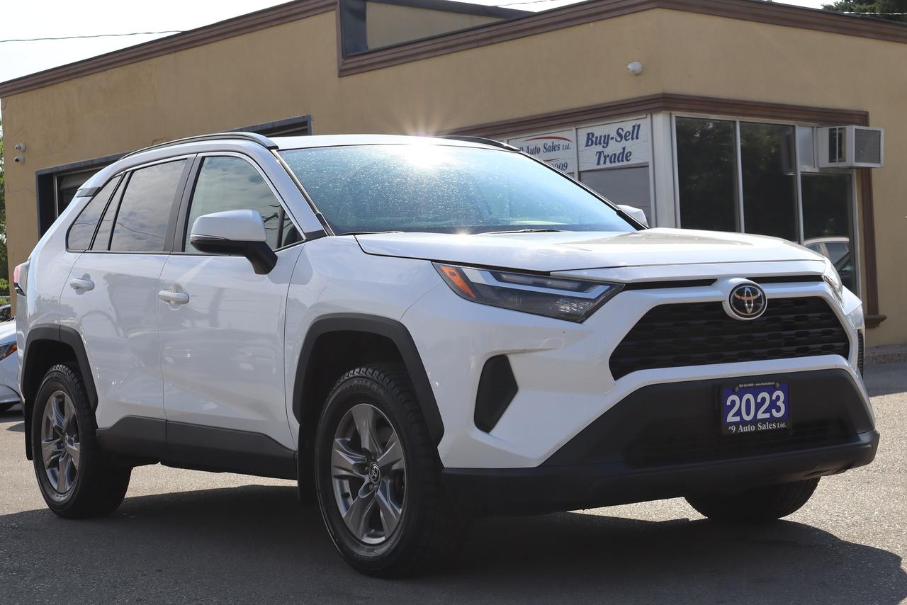 2023 Toyota RAV4 XLE AWD Photo0