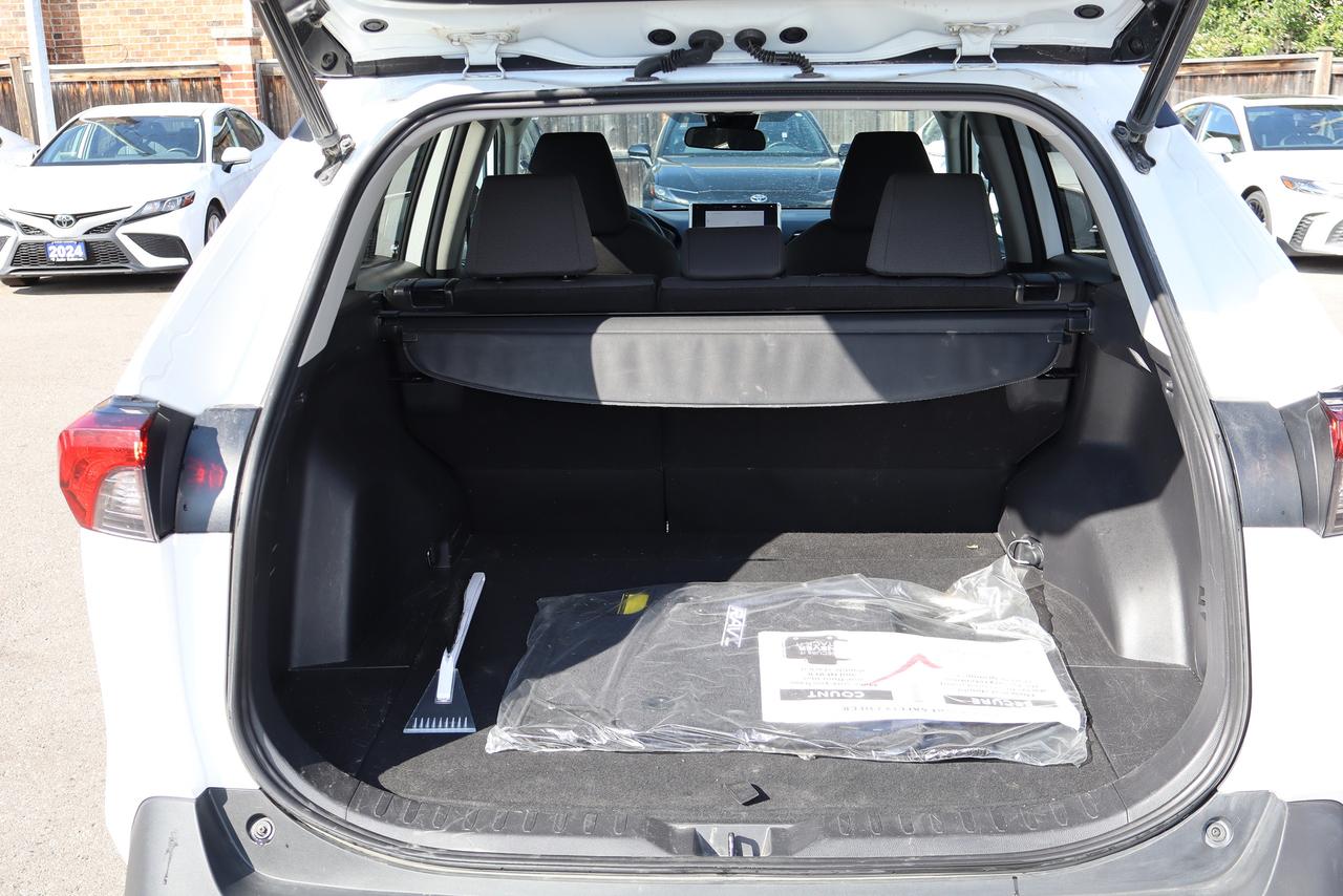2023 Toyota RAV4 XLE AWD Photo