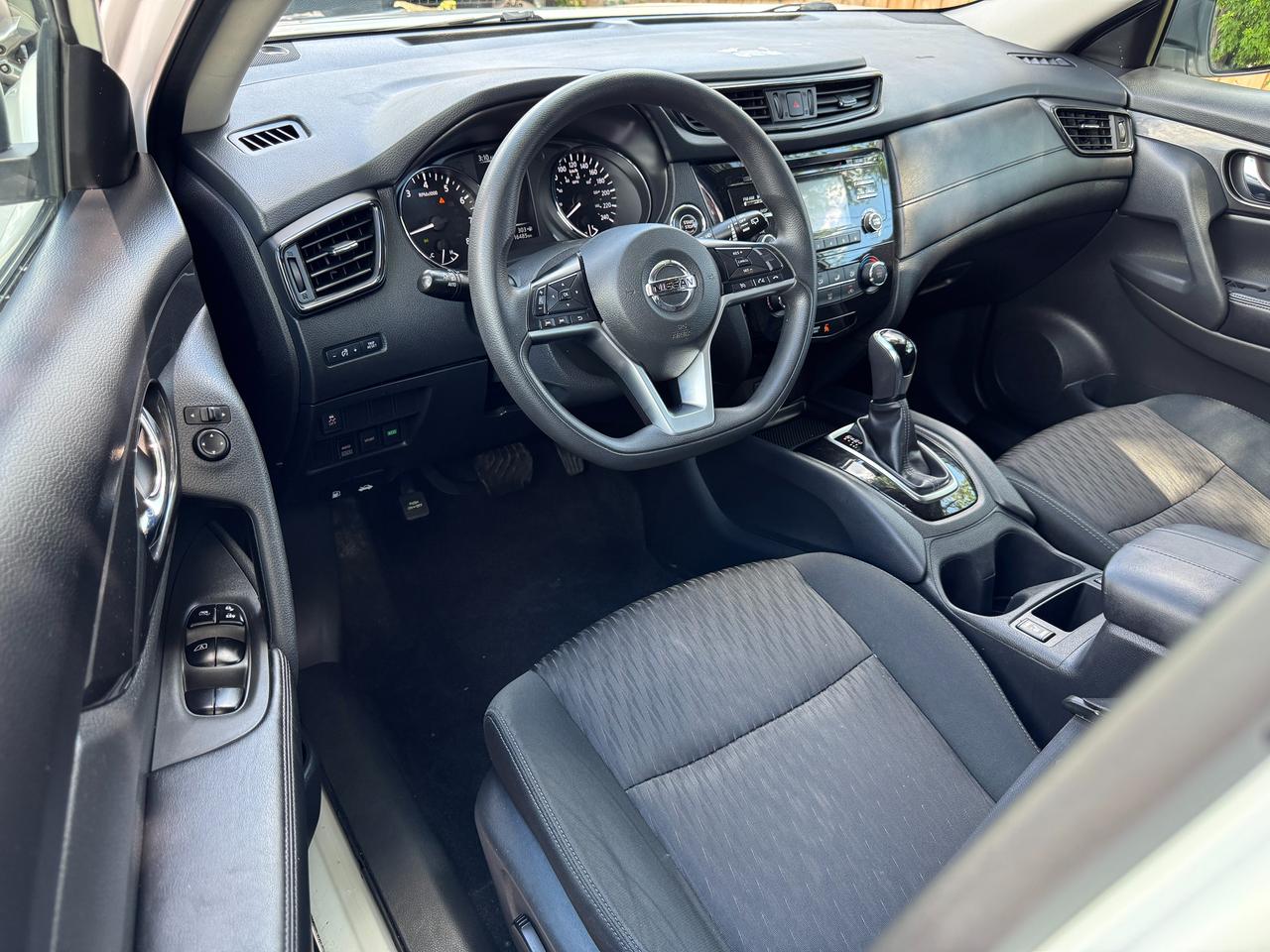 2017 Nissan Rogue SV AWD CLEAN CARFAX+New Tires+Camera+ Photo