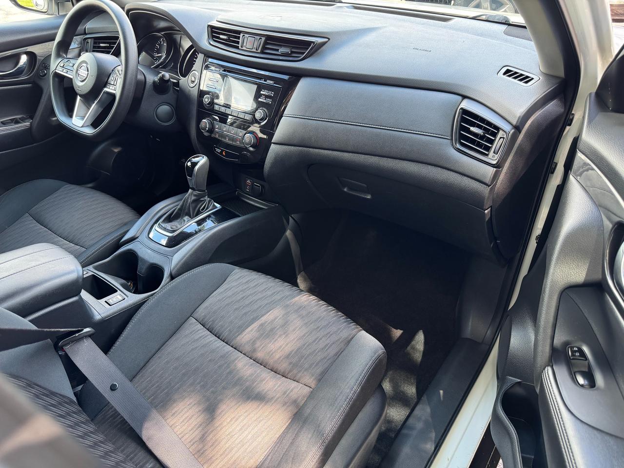 2017 Nissan Rogue SV AWD CLEAN CARFAX+New Tires+Camera+ Photo