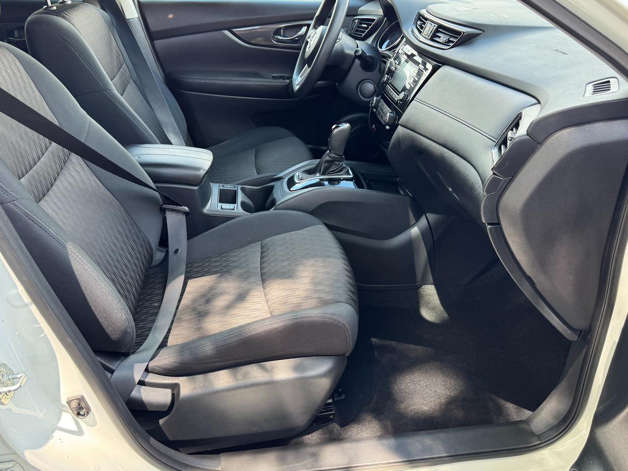 2017 Nissan Rogue SV AWD CLEAN CARFAX+New Tires+Camera+ Photo