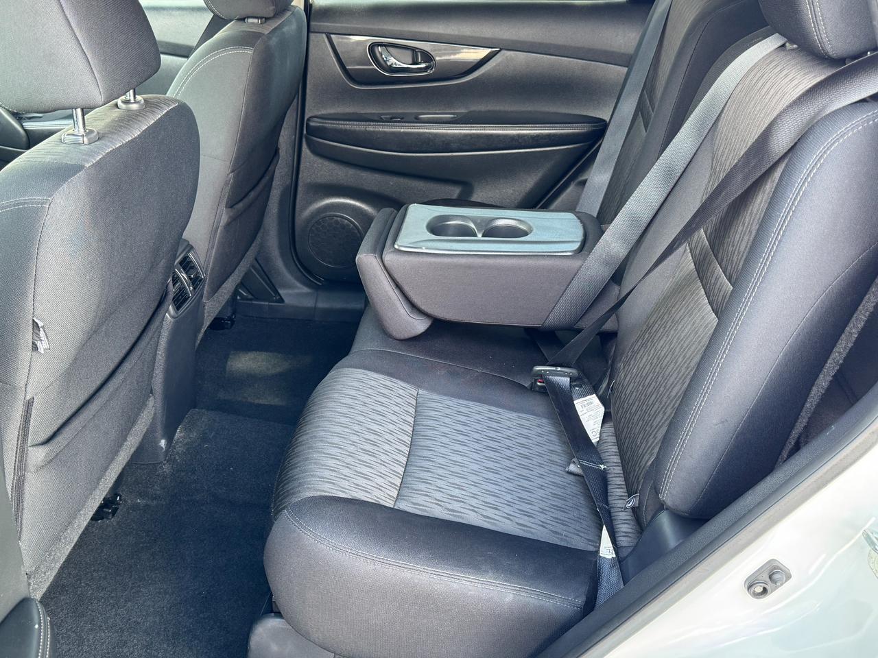 2017 Nissan Rogue SV AWD CLEAN CARFAX+New Tires+Camera+ Photo