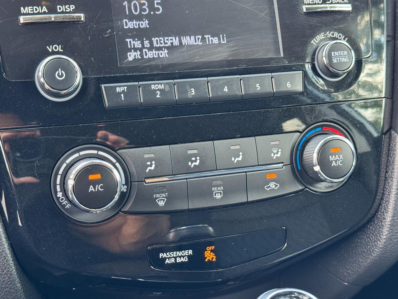 2017 Nissan Rogue SV AWD CLEAN CARFAX+New Tires+Camera+ Photo