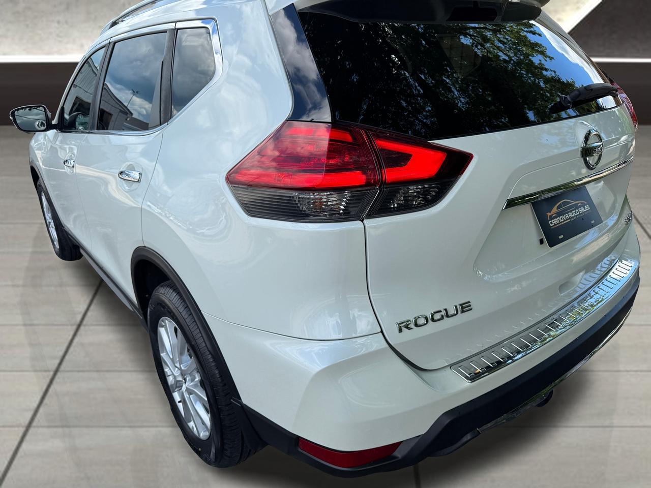 2017 Nissan Rogue SV AWD CLEAN CARFAX+New Tires+Camera+ Photo