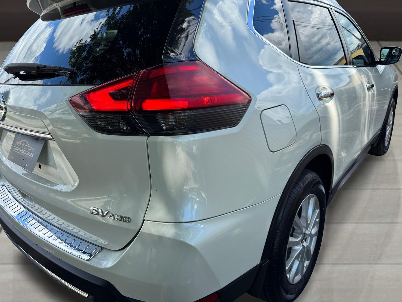 2017 Nissan Rogue SV AWD CLEAN CARFAX+New Tires+Camera+ Photo