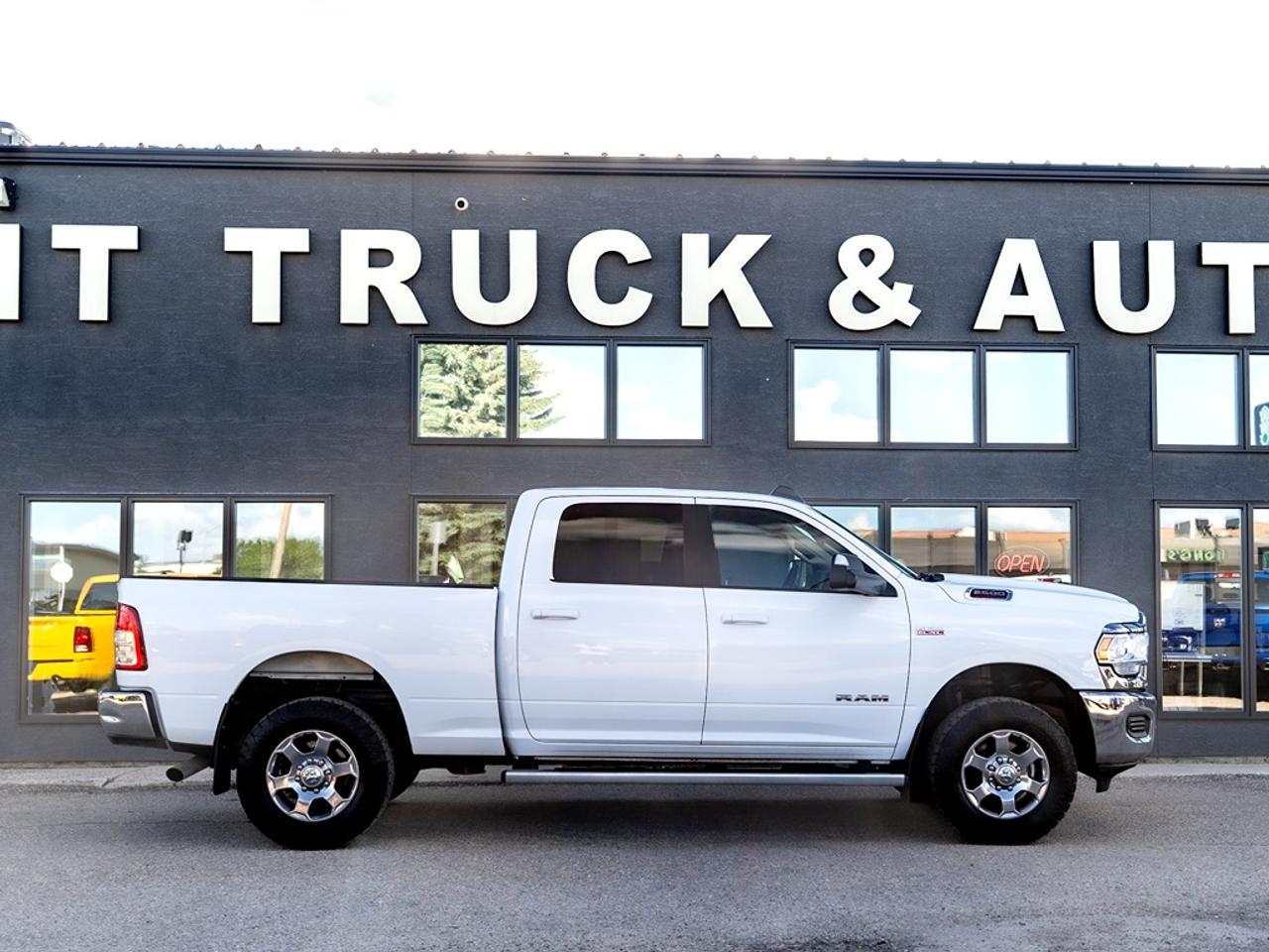 2020 RAM 2500 Big Horn 4x4 Crew Cab Photo4