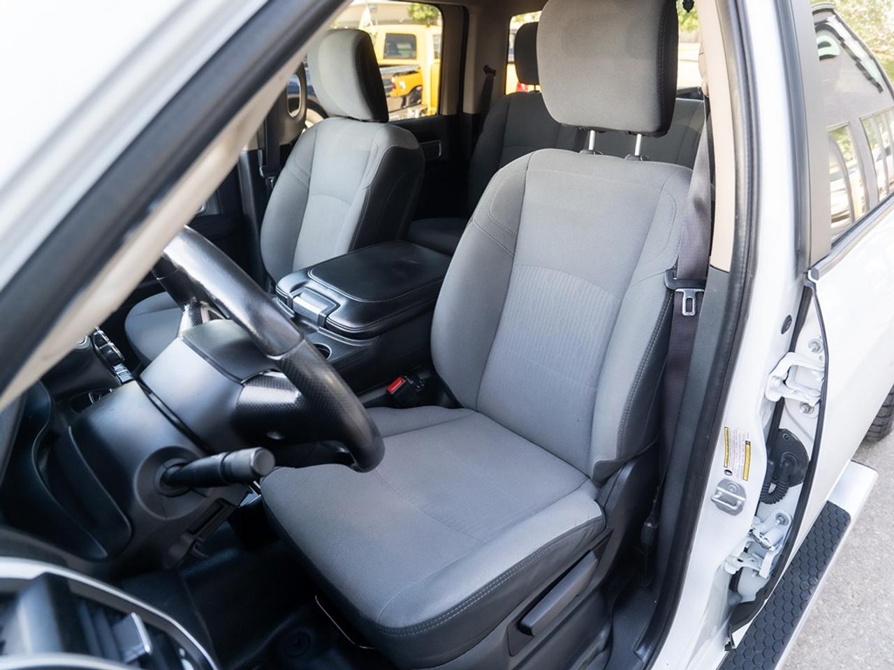 2020 RAM 2500 Big Horn 4x4 Crew Cab Photo18