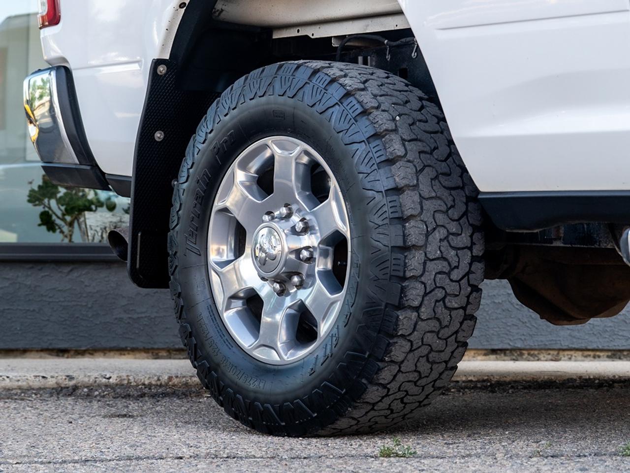 2020 RAM 2500 Big Horn 4x4 Crew Cab Photo3