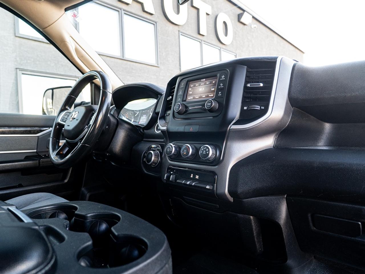 2020 RAM 2500 Big Horn 4x4 Crew Cab Photo21
