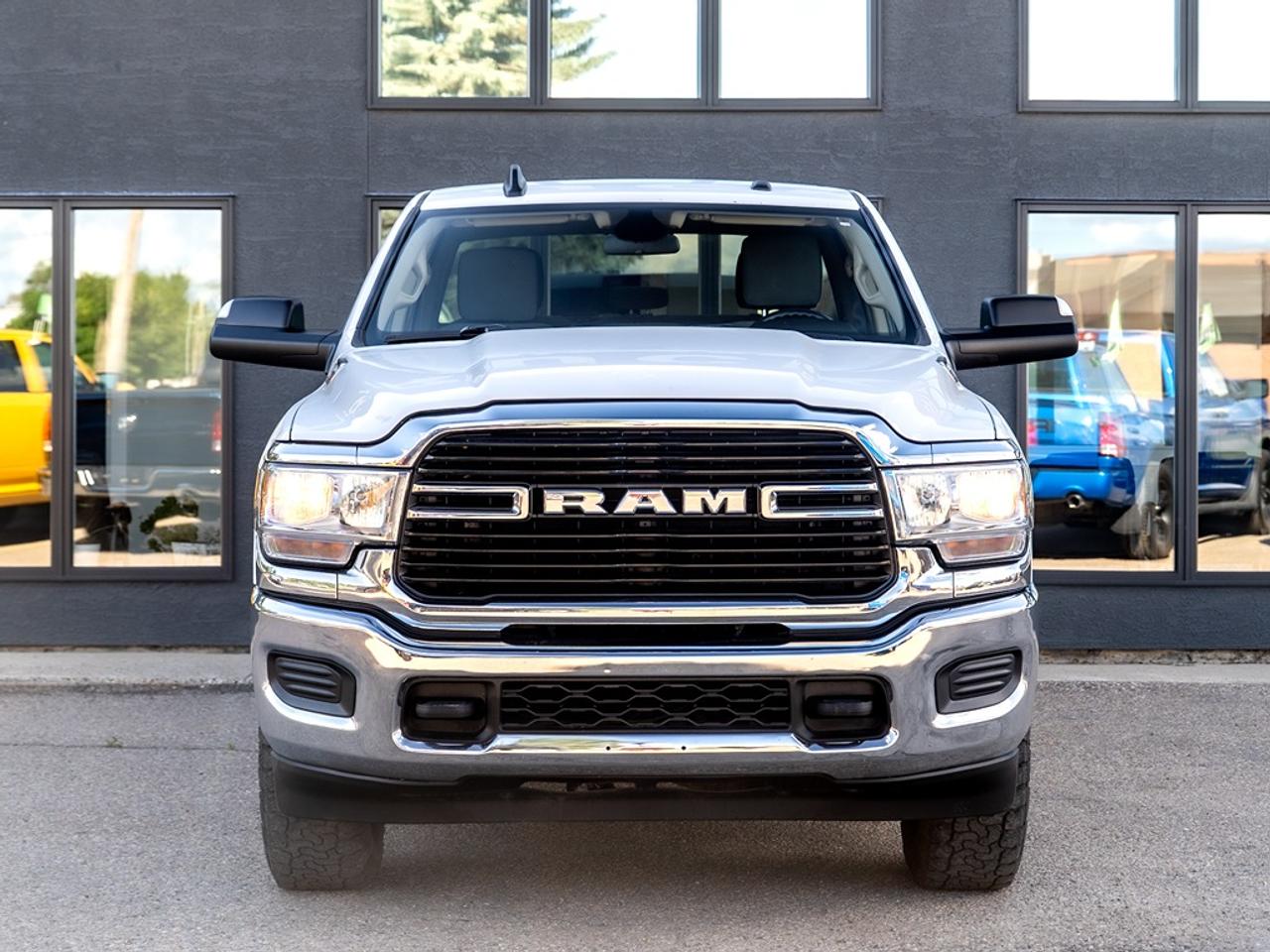 2020 RAM 2500 Big Horn 4x4 Crew Cab Photo2