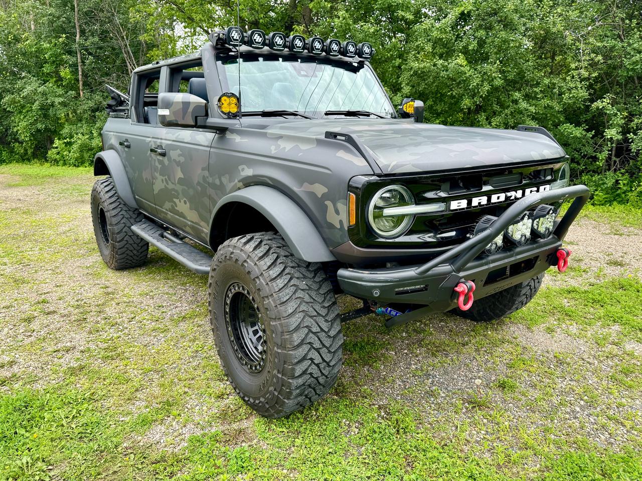2021 Ford Bronco Outer Banks Advanced 4x4 Lifted | Whipple Tuned Photo