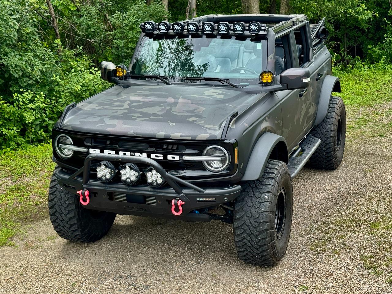 2021 Ford Bronco Outer Banks Advanced 4x4 Lifted | Whipple Tuned Photo