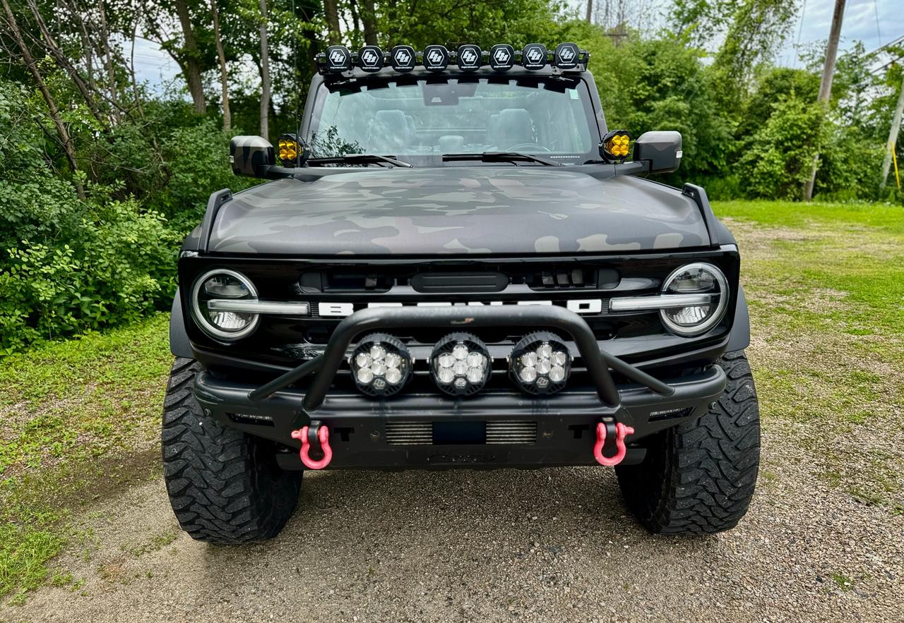 2021 Ford Bronco Outer Banks Advanced 4x4 Lifted | Whipple Tuned Photo