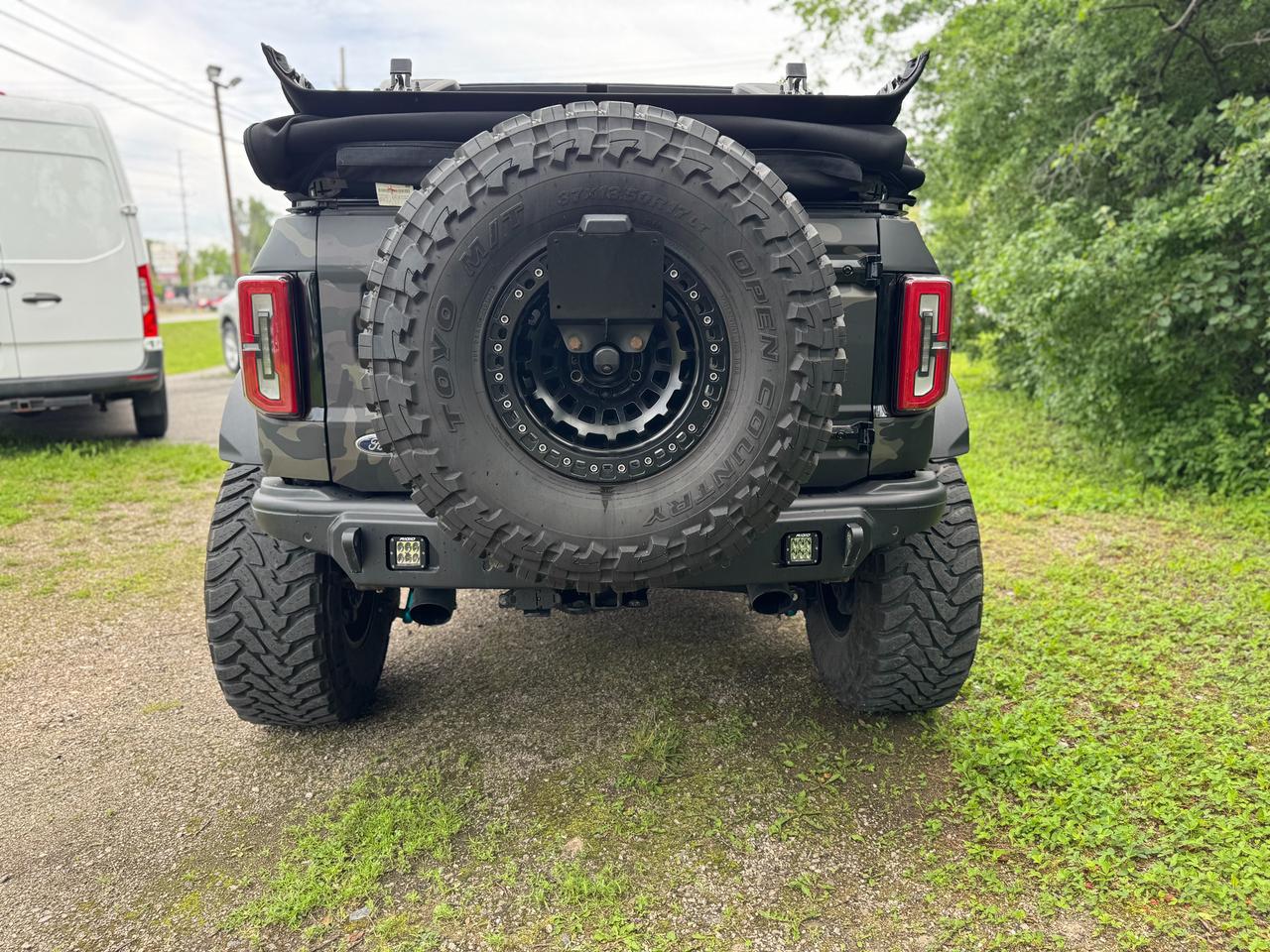 2021 Ford Bronco Outer Banks Advanced 4x4 Lifted | Whipple Tuned Photo
