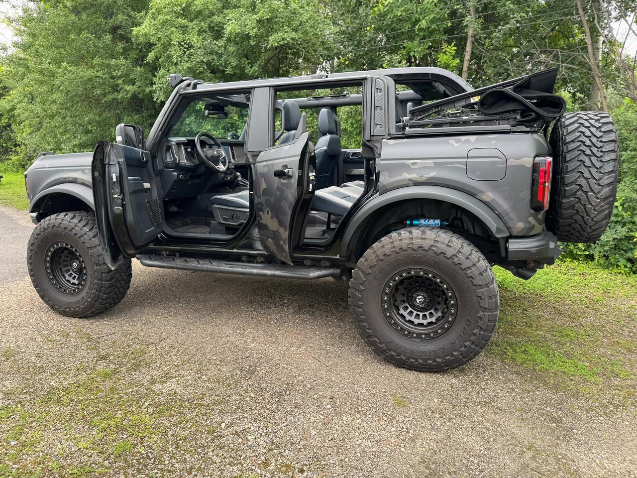 2021 Ford Bronco Outer Banks Advanced 4x4 Lifted | Whipple Tuned Photo