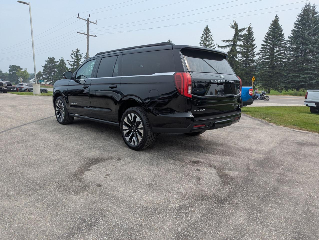 2027 Ford Expedition Platinum 4x4 Photo3