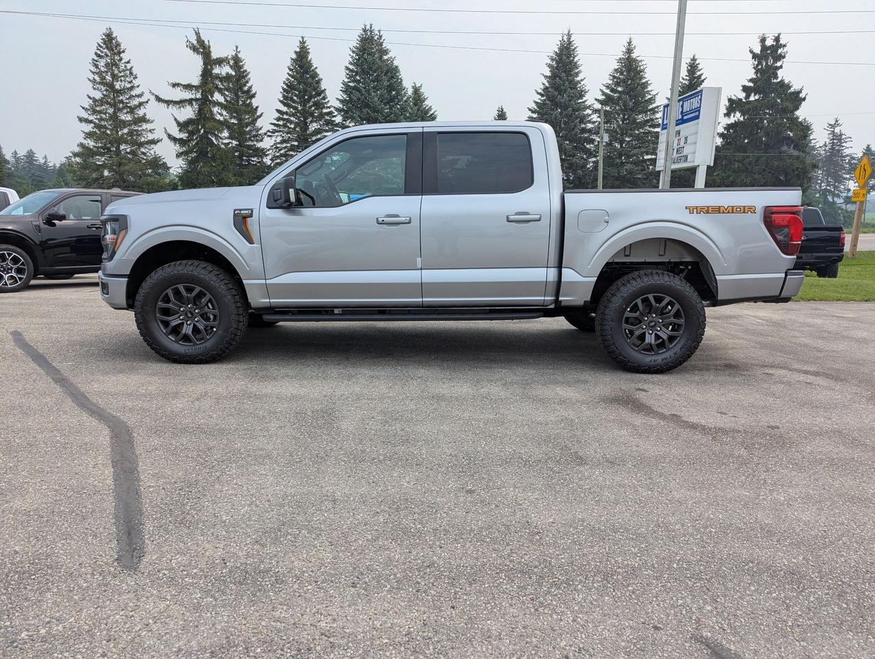 2026 Ford F-150 Tremor SuperCrew 401A 4x4 Photo2