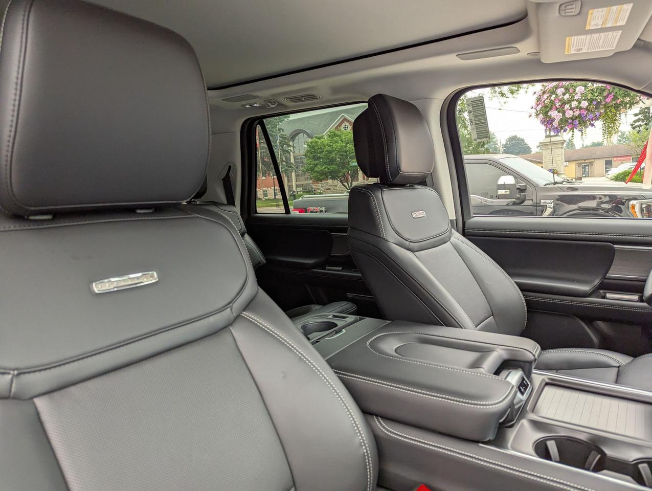 2027 Ford Expedition Platinum 4x4 Photo
