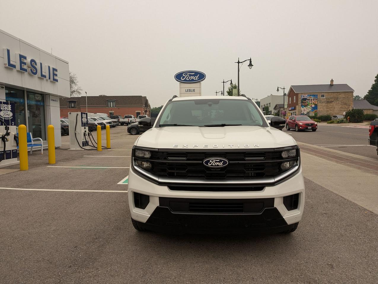 2027 Ford Expedition Platinum 4x4 Photo1