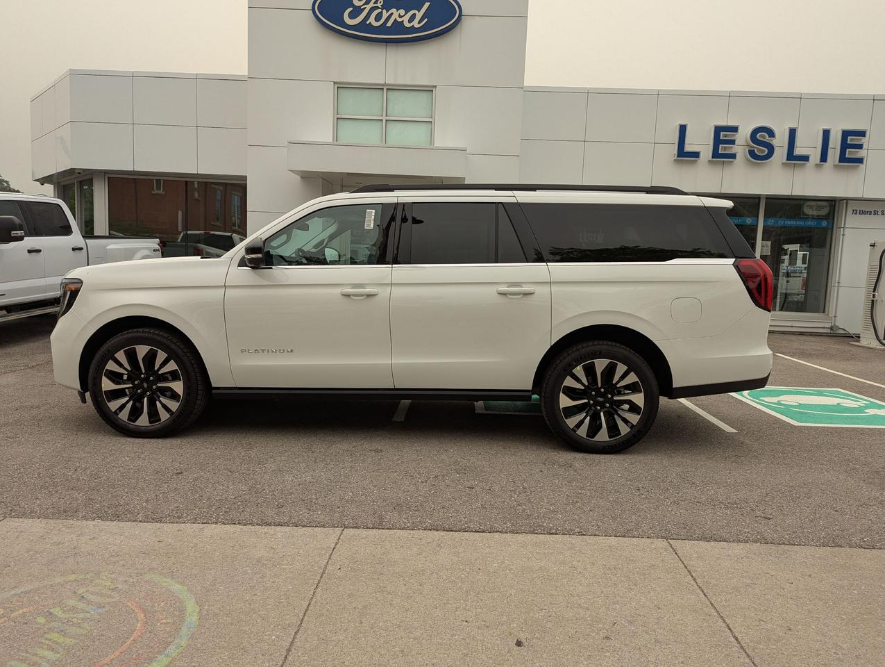 2027 Ford Expedition Platinum 4x4 Photo2
