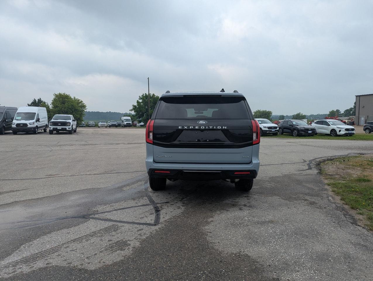 2027 Ford Expedition Platinum 4x4 Photo4