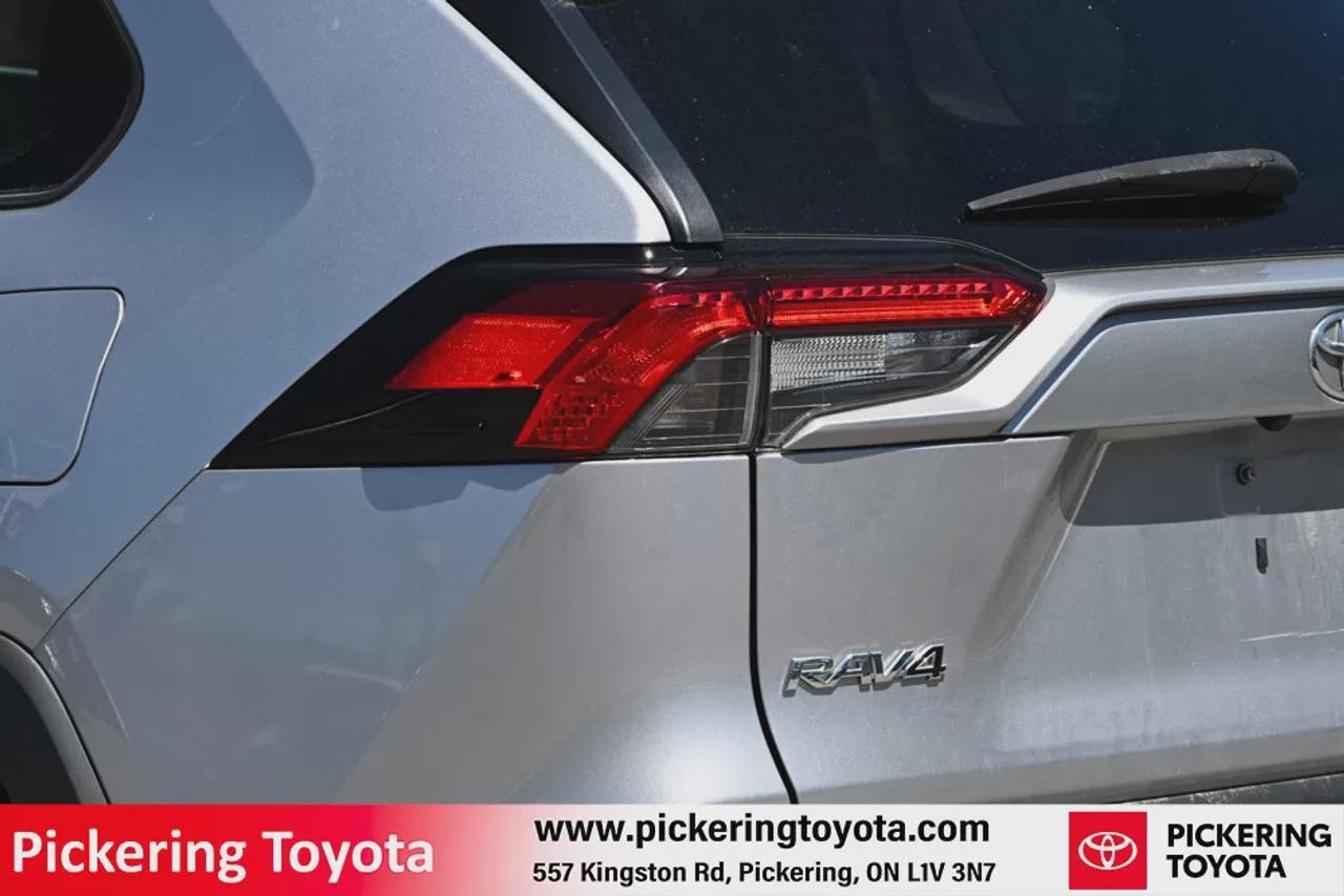 2021 Toyota RAV4 LE Photo