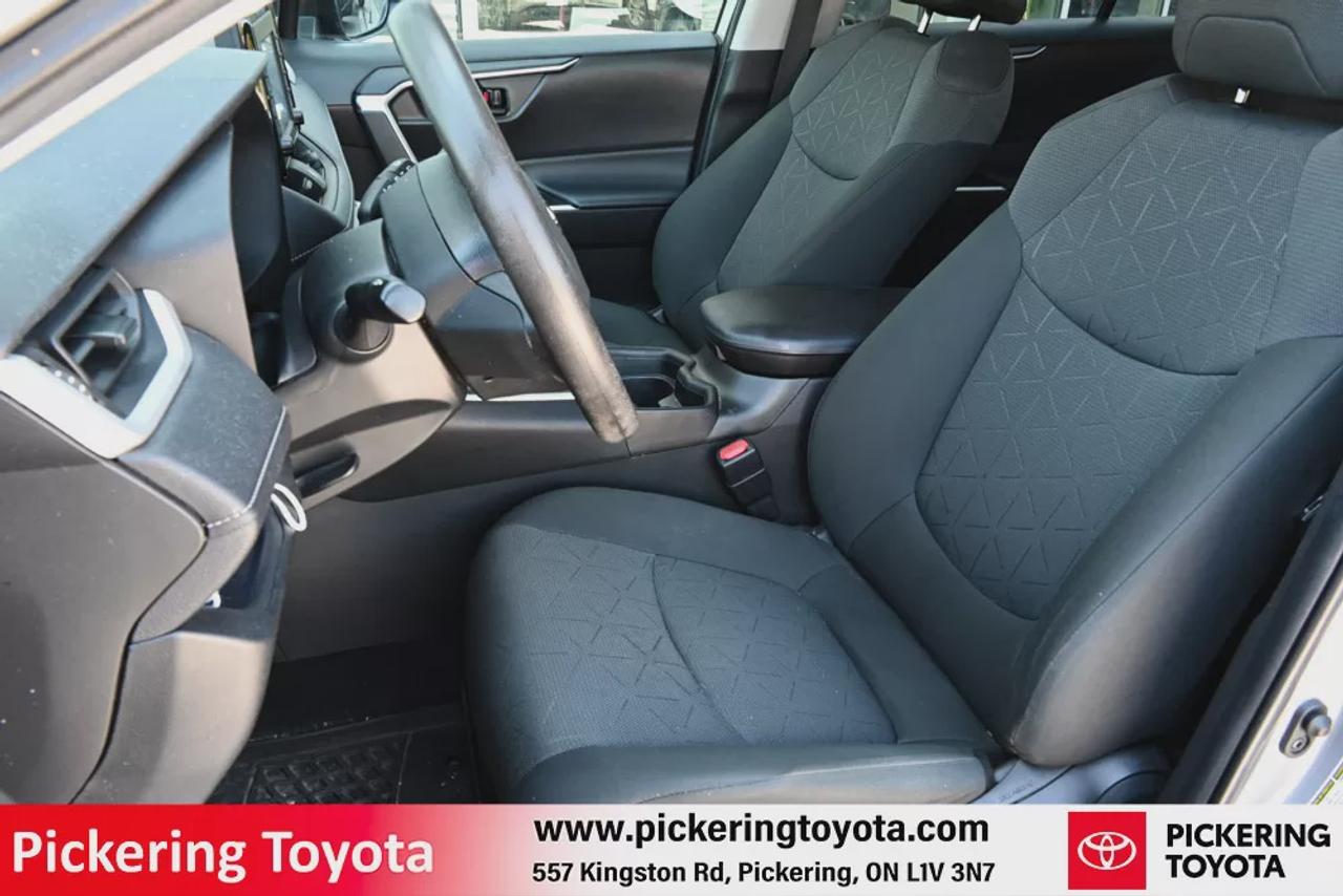 2021 Toyota RAV4 LE Photo