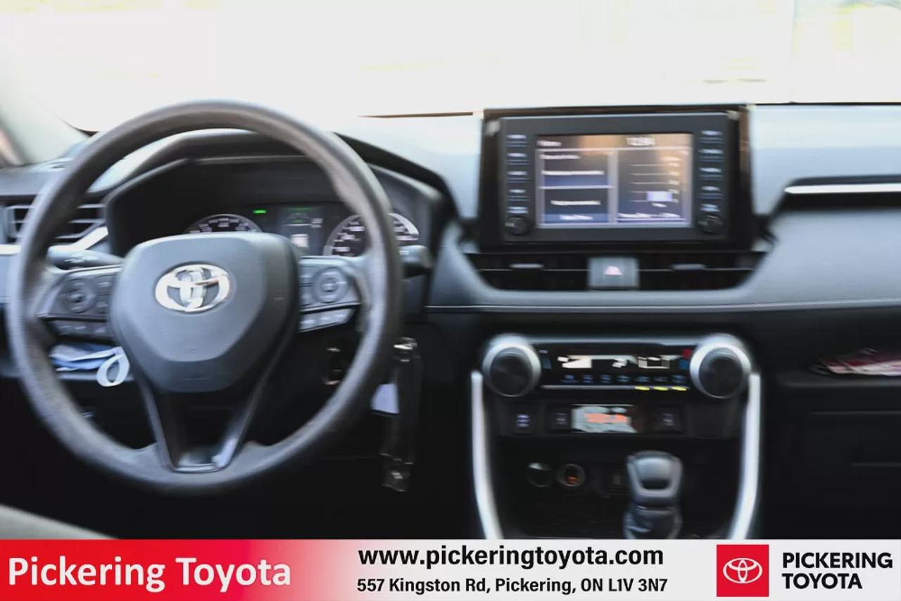 2021 Toyota RAV4 LE Photo