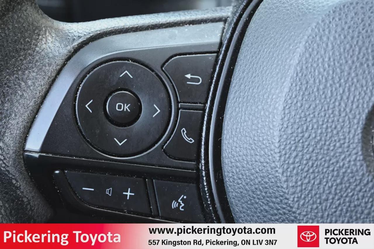 2021 Toyota RAV4 LE Photo