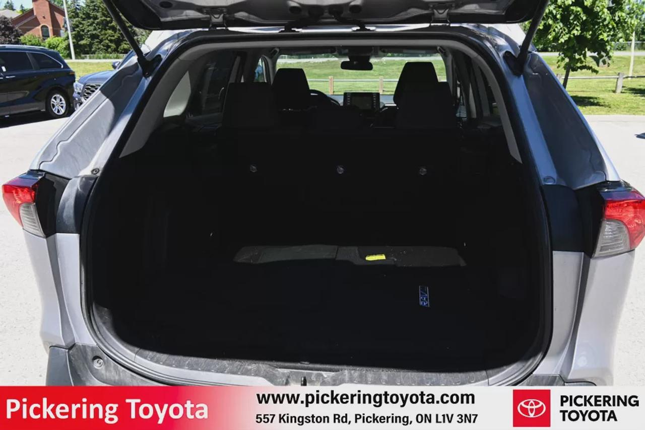2021 Toyota RAV4 LE Photo