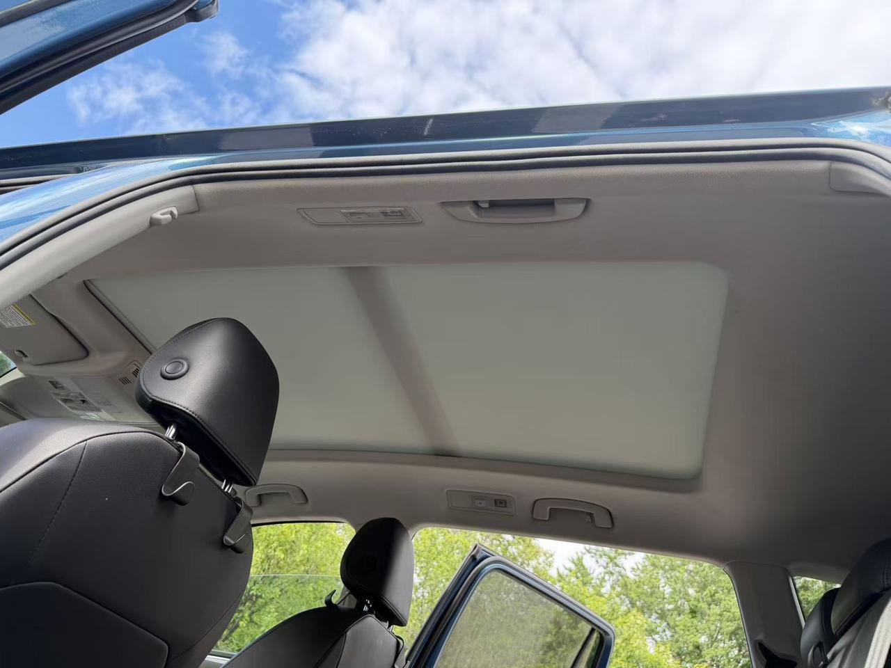 2019 Volkswagen Tiguan Highline 4MOTION Photo