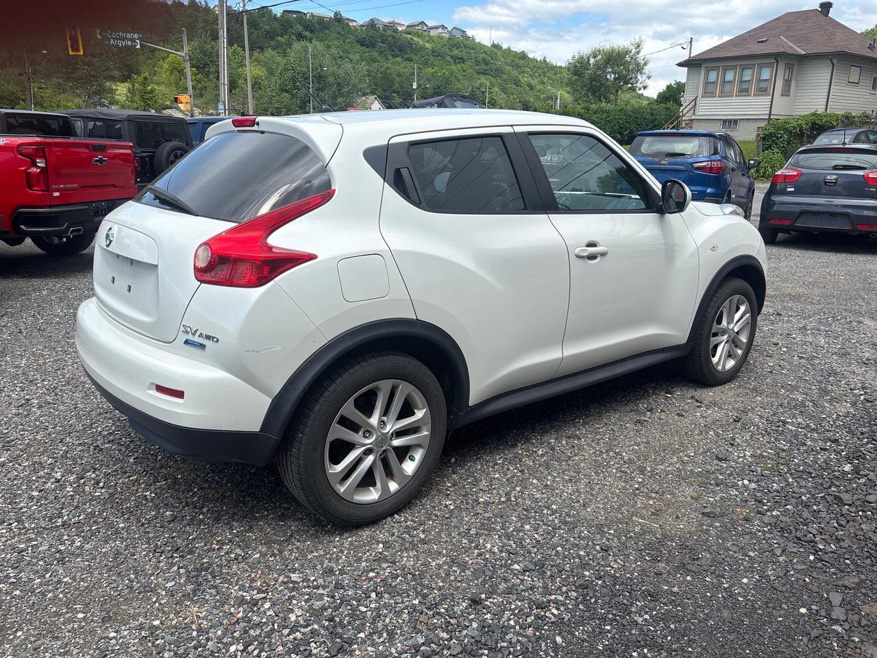 2014 Nissan Juke SV AWD Photo