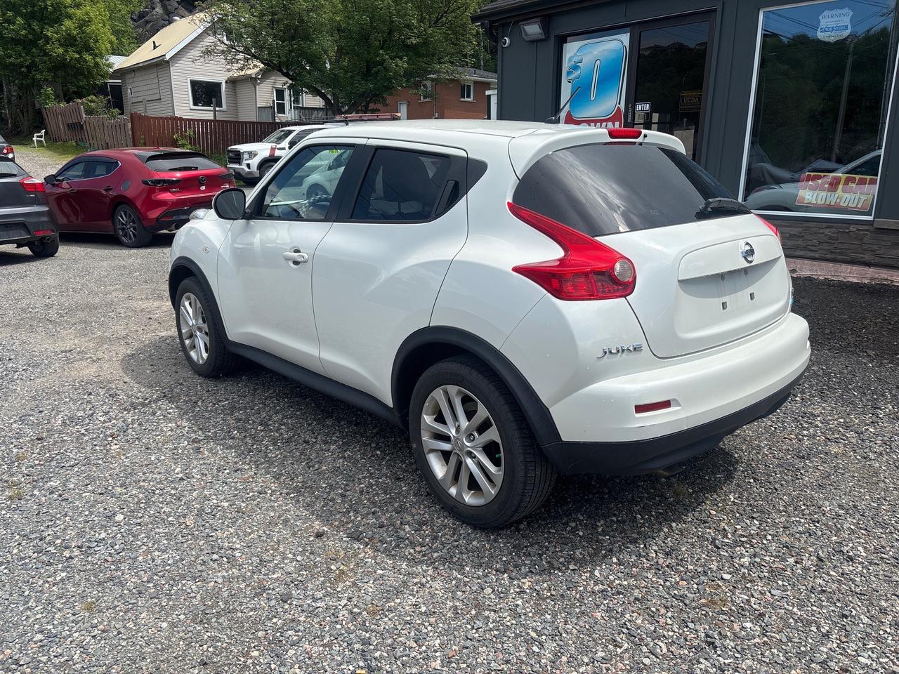 2014 Nissan Juke SV AWD Photo