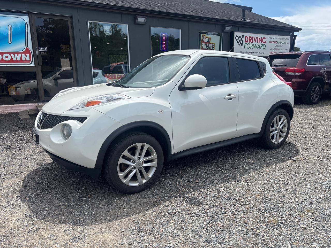 2014 Nissan Juke SV AWD Photo