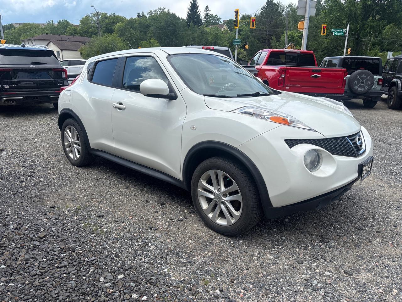 2014 Nissan Juke SV AWD Photo