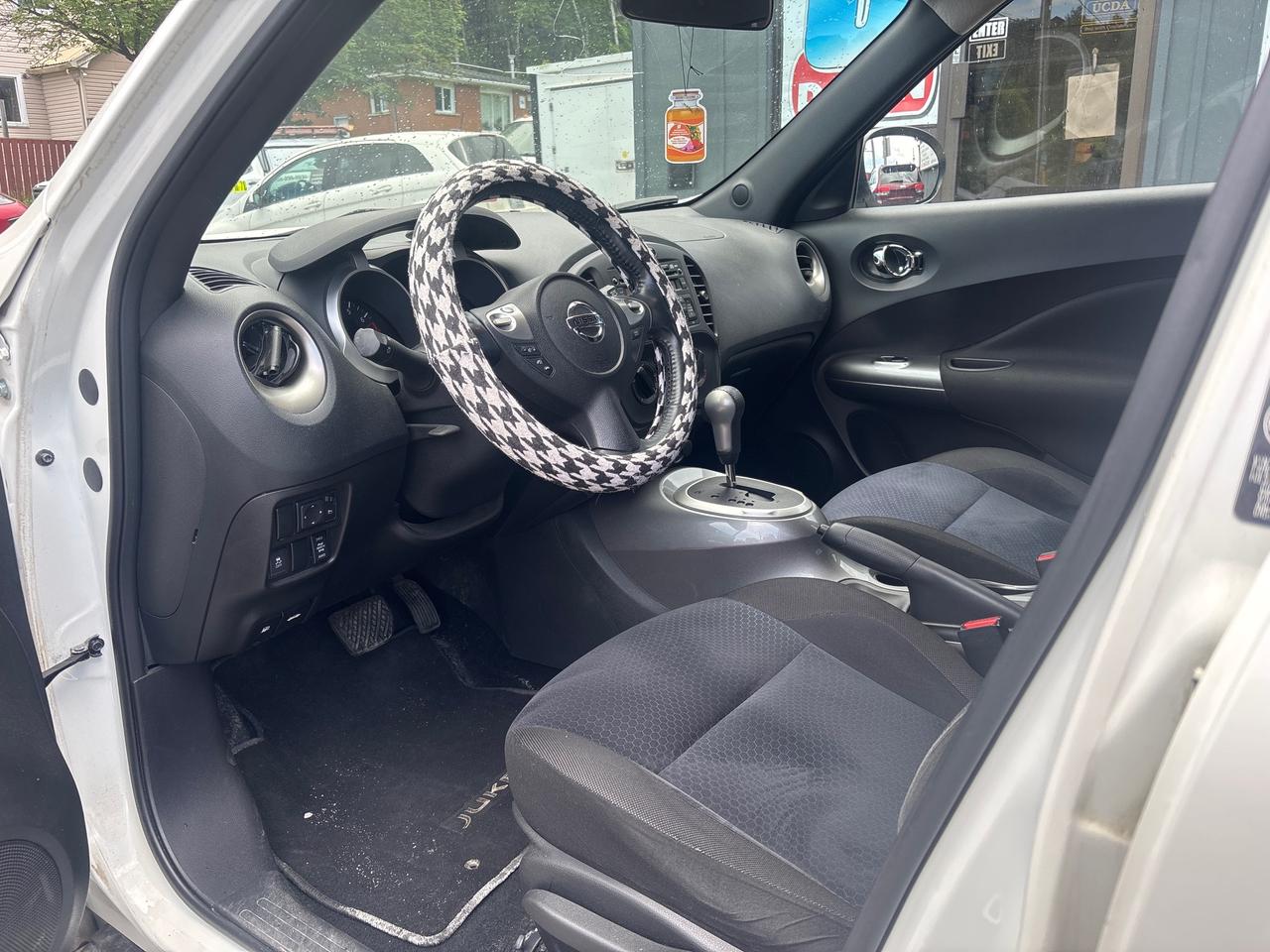 2014 Nissan Juke SV AWD Photo