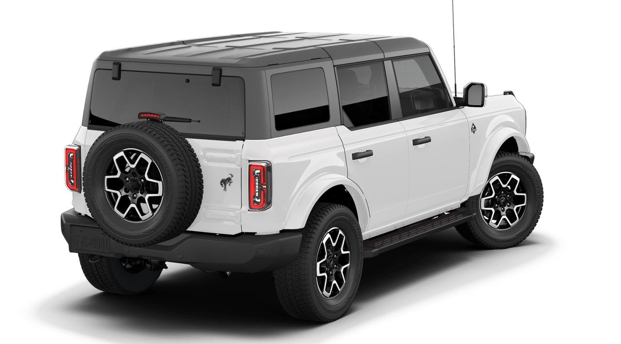 2026 Ford Bronco Outer Banks Photo2