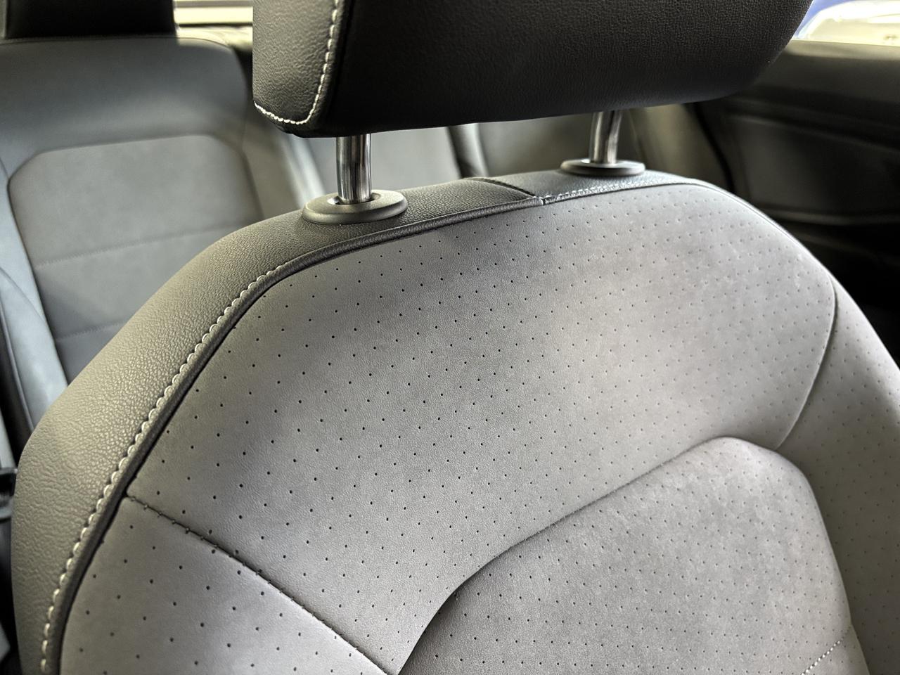 2025 Volkswagen Jetta Comfortline|ALLOYS|LEATHER|SUEDE|CARPLAY|HEATSEATS Photo