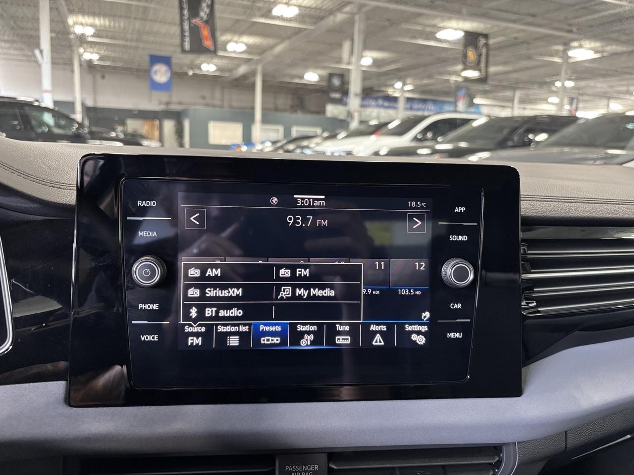 2025 Volkswagen Jetta Comfortline|ALLOYS|LEATHER|SUEDE|CARPLAY|HEATSEATS Photo