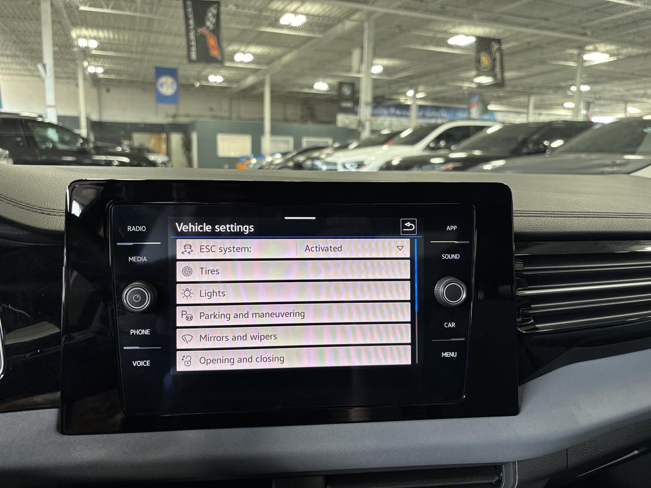 2025 Volkswagen Jetta Comfortline|ALLOYS|LEATHER|SUEDE|CARPLAY|HEATSEATS Photo