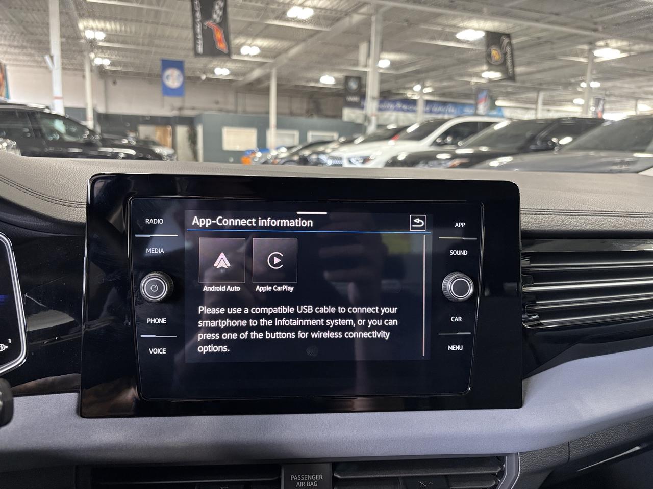 2025 Volkswagen Jetta Comfortline|ALLOYS|LEATHER|SUEDE|CARPLAY|HEATSEATS Photo