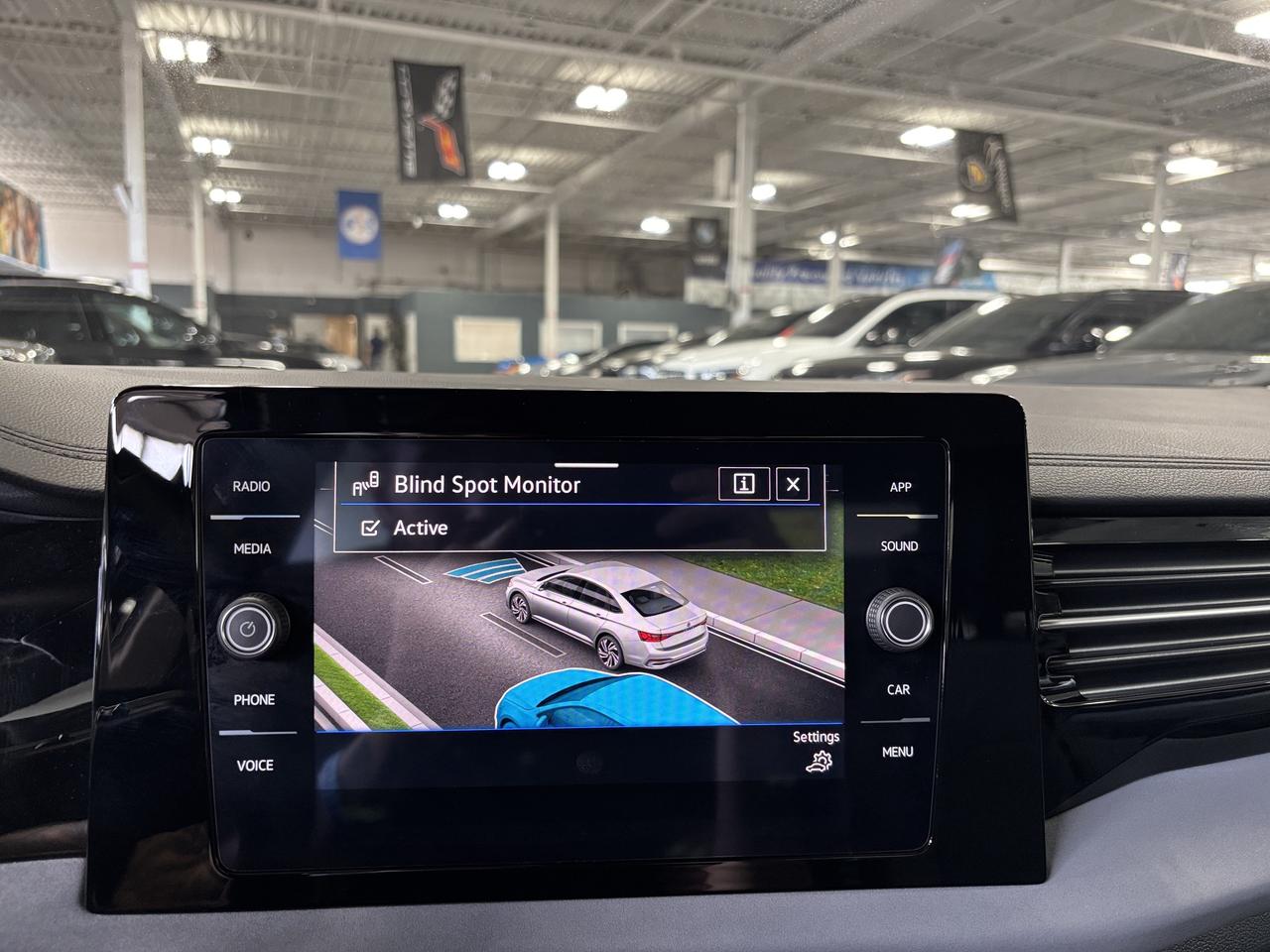 2025 Volkswagen Jetta Comfortline|ALLOYS|LEATHER|SUEDE|CARPLAY|HEATSEATS Photo