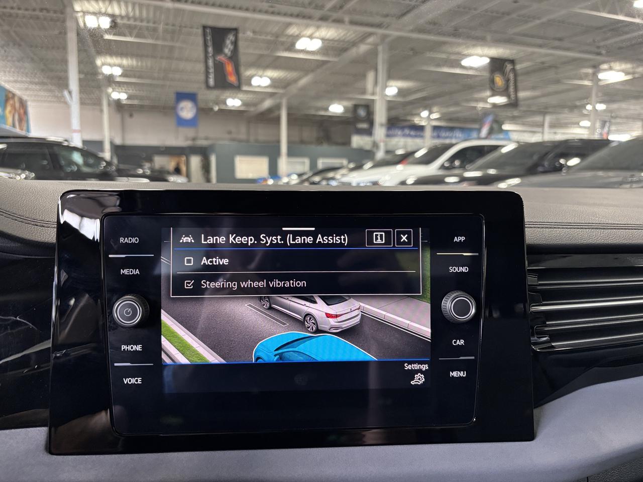 2025 Volkswagen Jetta Comfortline|ALLOYS|LEATHER|SUEDE|CARPLAY|HEATSEATS Photo