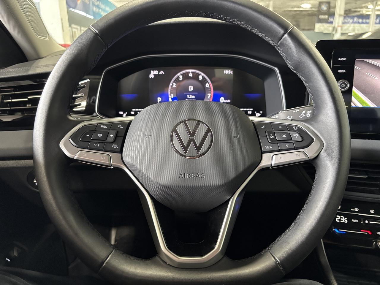 2025 Volkswagen Jetta Comfortline|ALLOYS|LEATHER|SUEDE|CARPLAY|HEATSEATS Photo