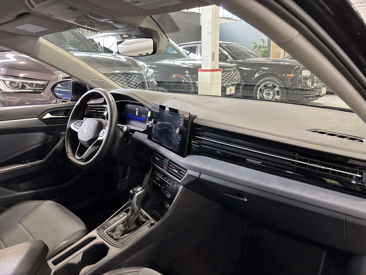 2025 Volkswagen Jetta Comfortline|ALLOYS|LEATHER|SUEDE|CARPLAY|HEATSEATS Photo