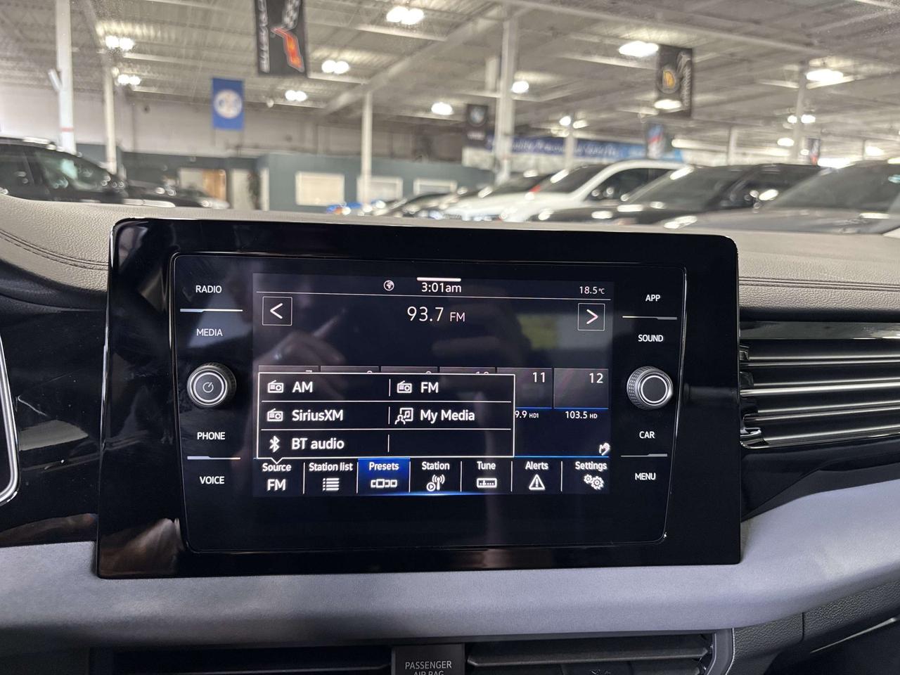 2025 Volkswagen Jetta Comfortline|ALLOYS|LEATHER|SUEDE|CARPLAY|HEATSEATS Photo