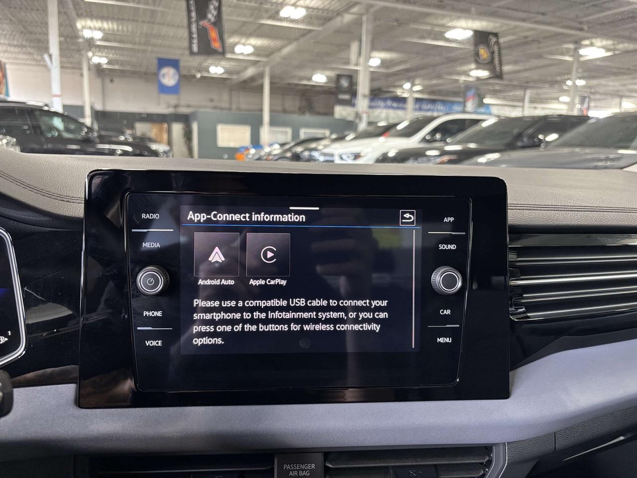 2025 Volkswagen Jetta Comfortline|ALLOYS|LEATHER|SUEDE|CARPLAY|HEATSEATS Photo