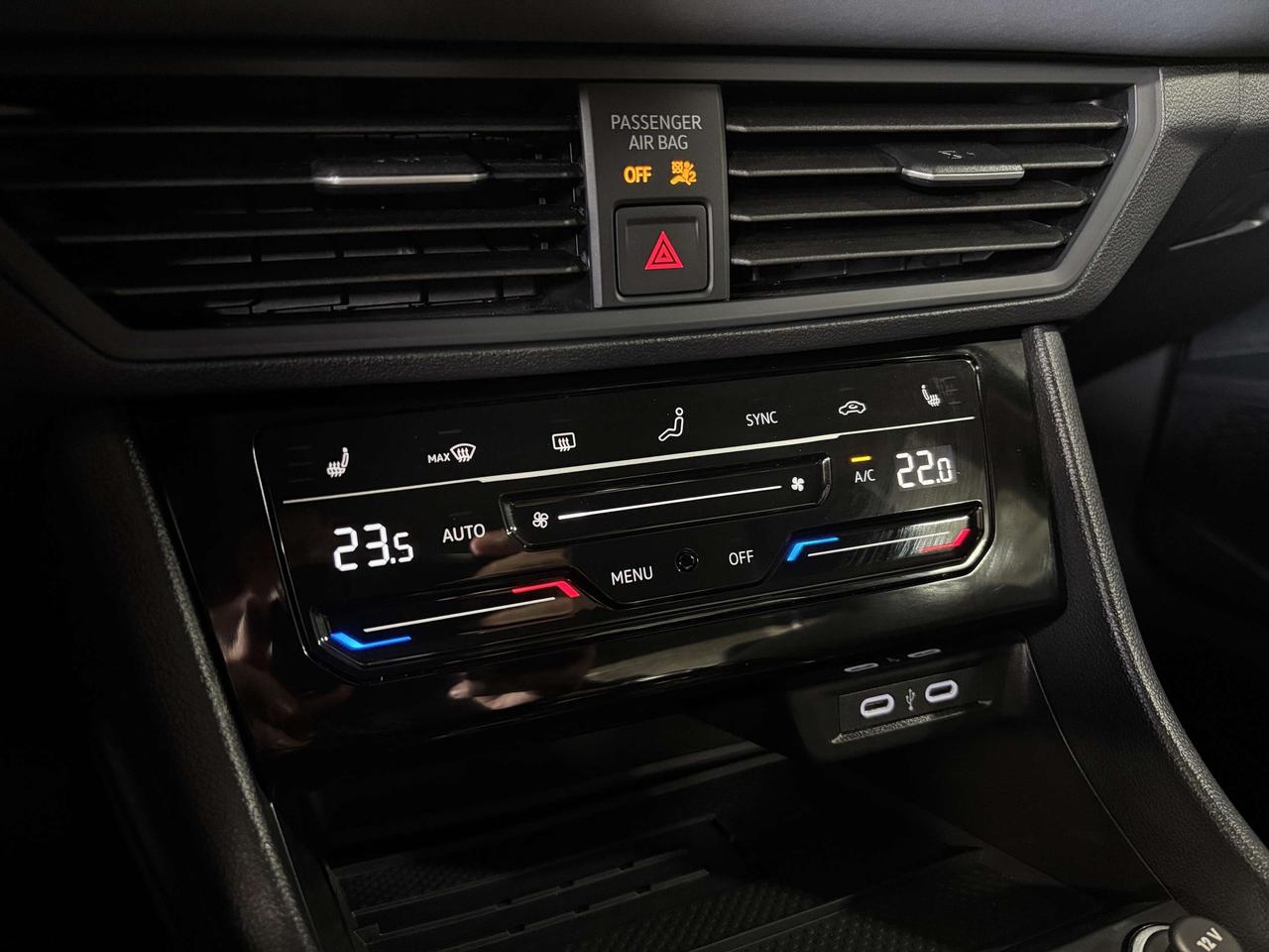 2025 Volkswagen Jetta Comfortline|ALLOYS|LEATHER|SUEDE|CARPLAY|HEATSEATS Photo