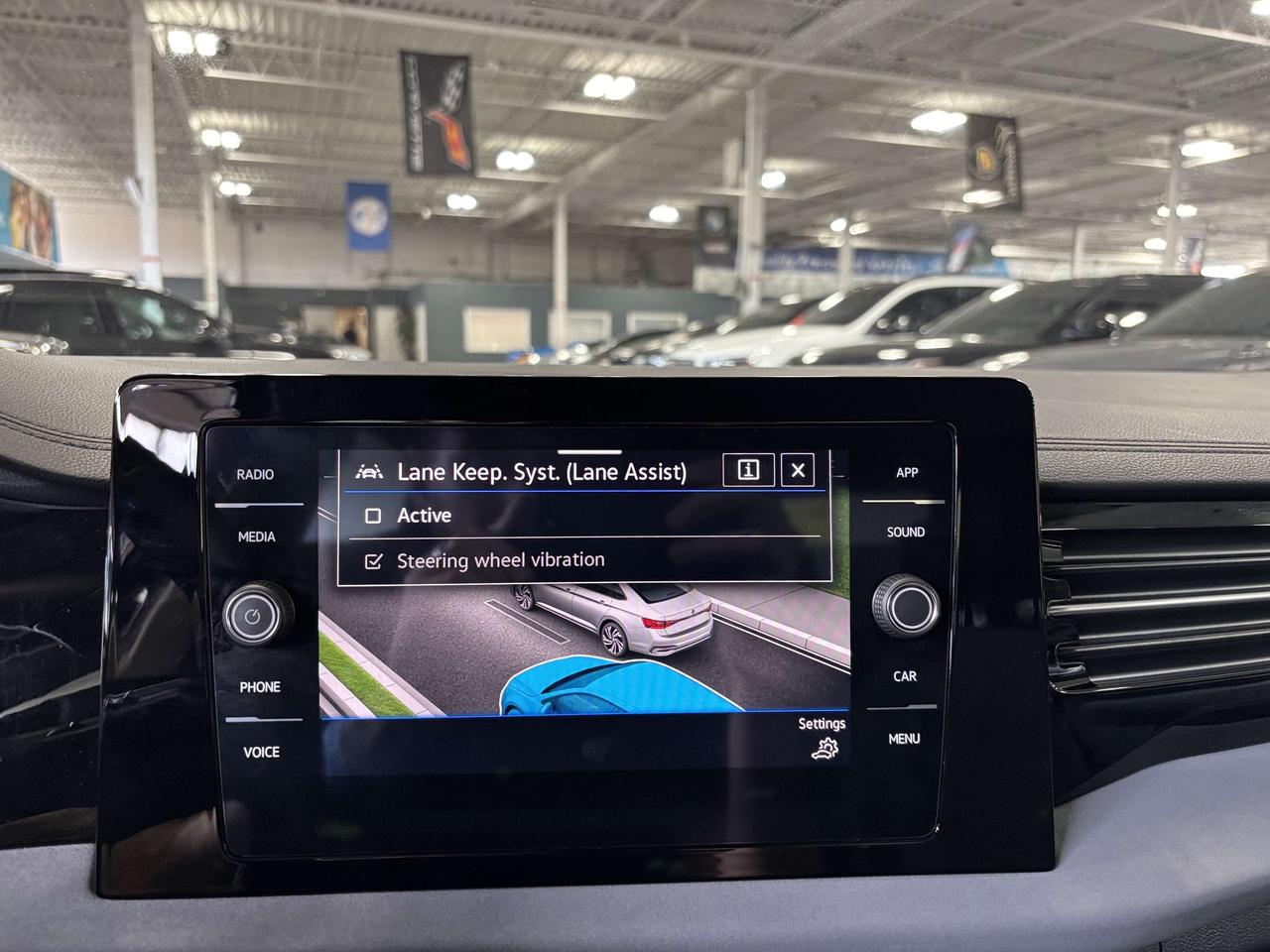 2025 Volkswagen Jetta Comfortline|ALLOYS|LEATHER|SUEDE|CARPLAY|HEATSEATS Photo